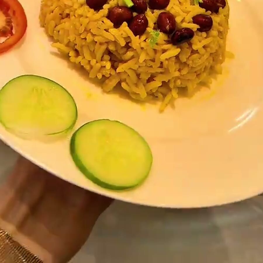 Burmese htamin thoke rice salad with toppings